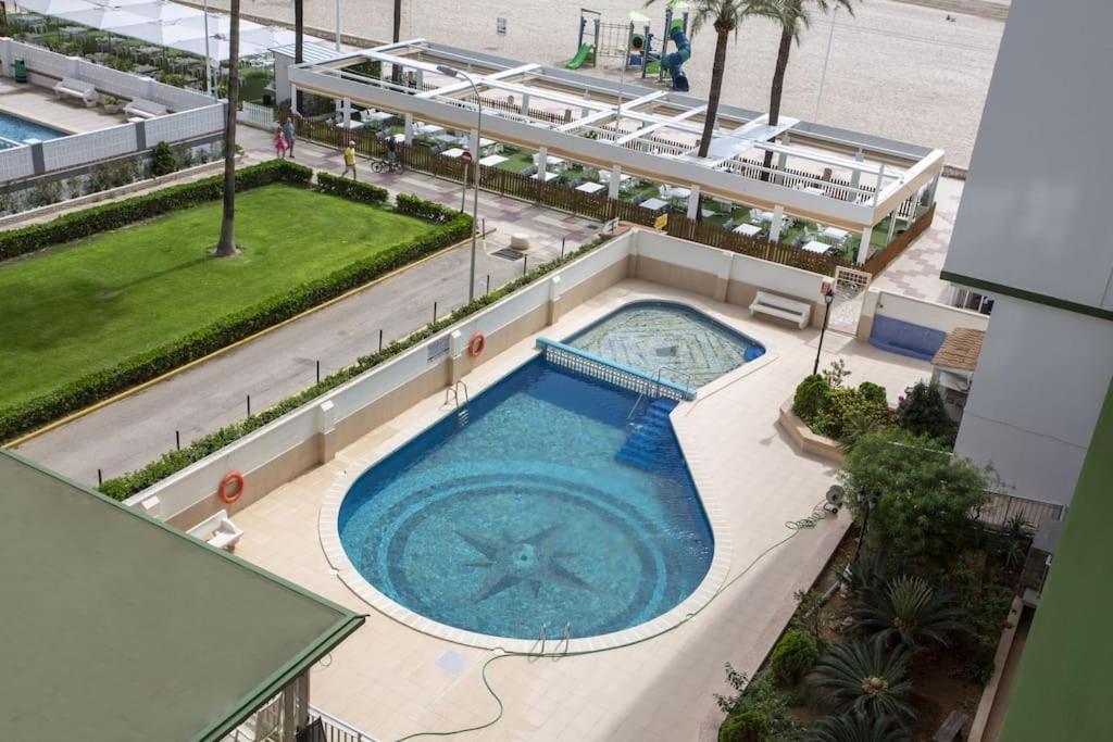 Singularstays Cullera V Luaran gambar